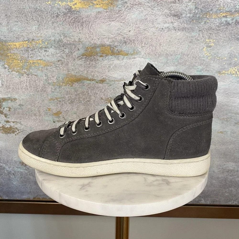UGG Shoes Womens Size 7 Gray Suede High Top Sneakers Zipper Lace Up 1094789